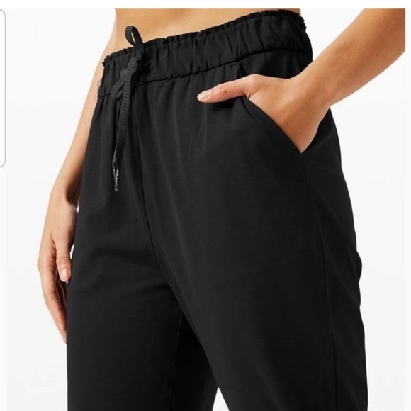 Lululemon Keep Moving 7/8 Pant in Black - Picture 3 of 8